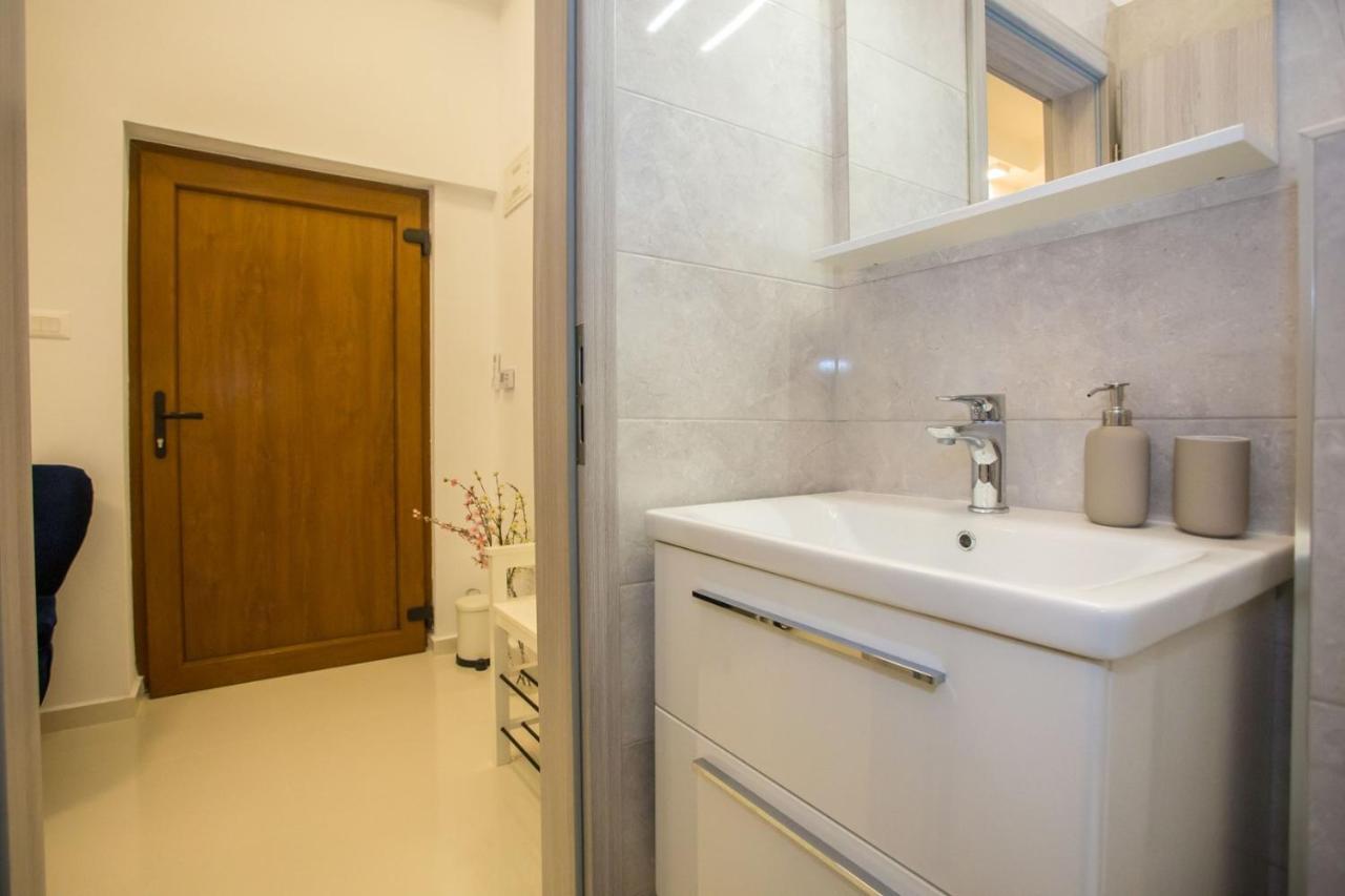 Holiday Home Camellia Пореч Екстериор снимка
